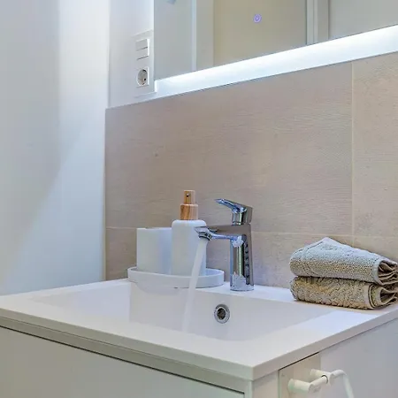 Daire Seaview Reserve - Stunning Lux.